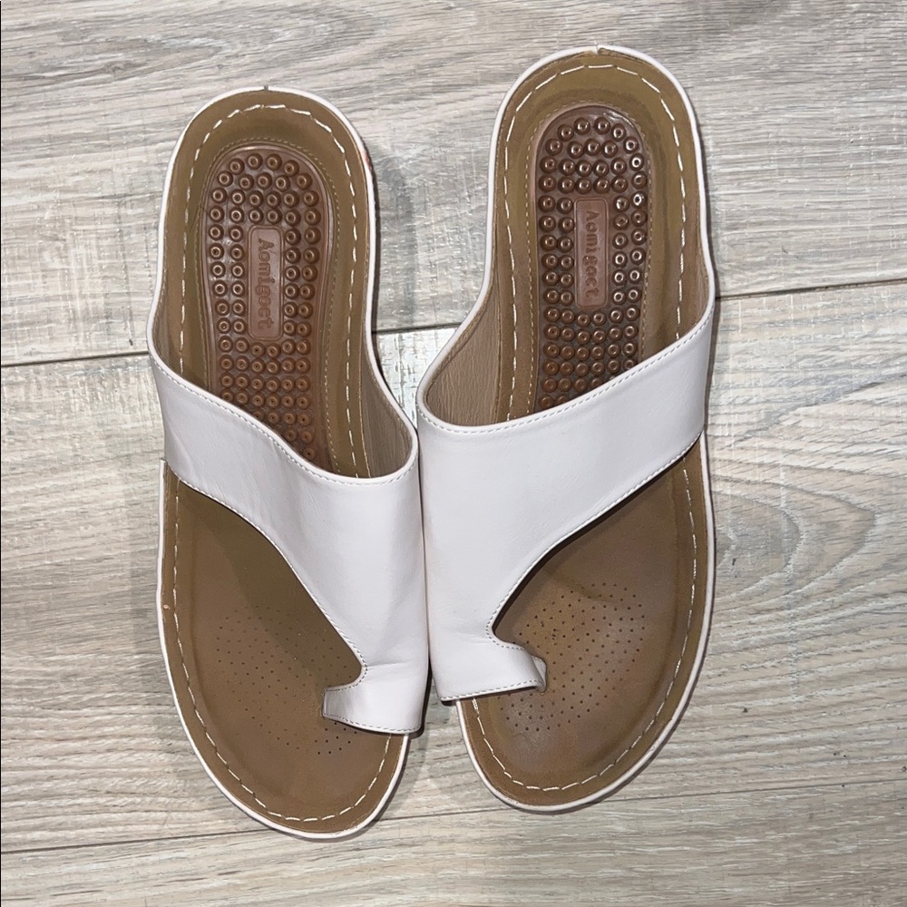 Aomigoct‎ Comfort Wedge Sandal White Women's Toe-Loop Slide Sandals